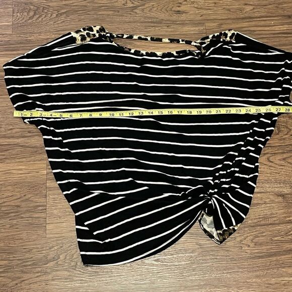 Coco Kelly Striped Blouse With Open Back Black White Leopard Detail Size 3X - Picture 8 of 11
